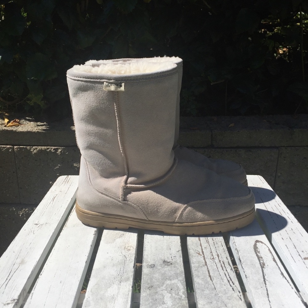 BearPaw Sheepskin Boots in Oat
